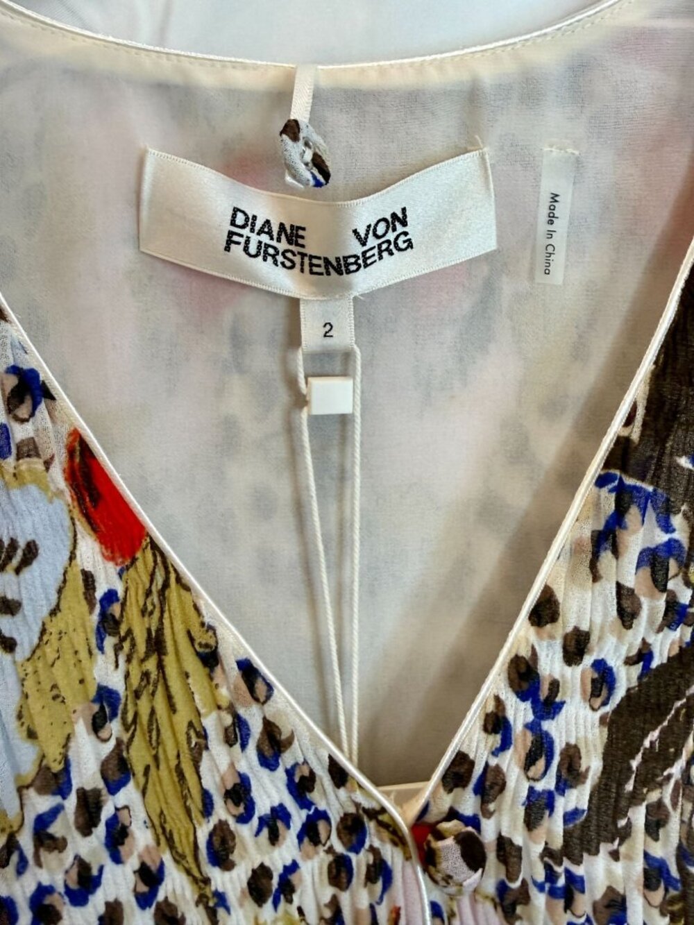 Diane von Furstenberg floral-print plissé-chiffon mini dress NWT - Size 2 - Picture 3 of 8